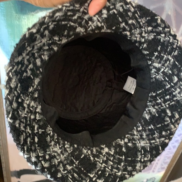 Hat - Picture 3 of 4